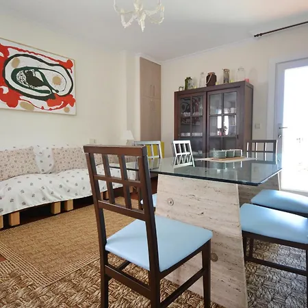 Apartman Con Terraza En El Entorno De *